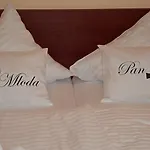 Bed & Breakfast Pod 5 3*